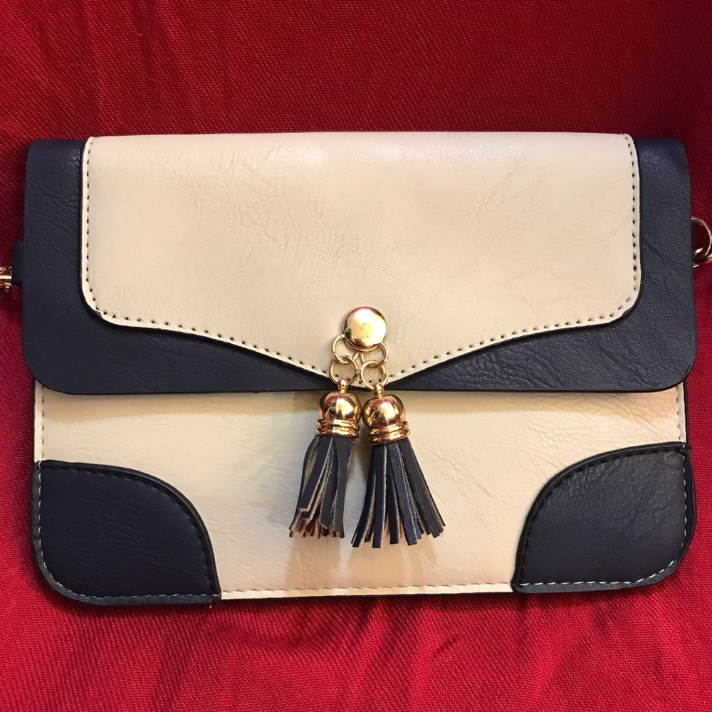 Okpta Crossbody Purse